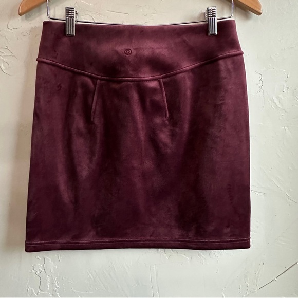 lululemon athletica Dresses & Skirts - NWT Lululemon Scuba HighRise Mini Skirt Velvet in Garnet Sz S